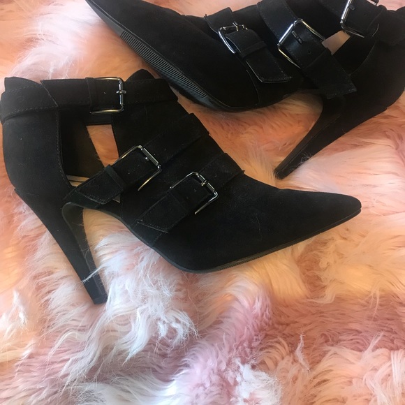 Black heels - Picture 2 of 2